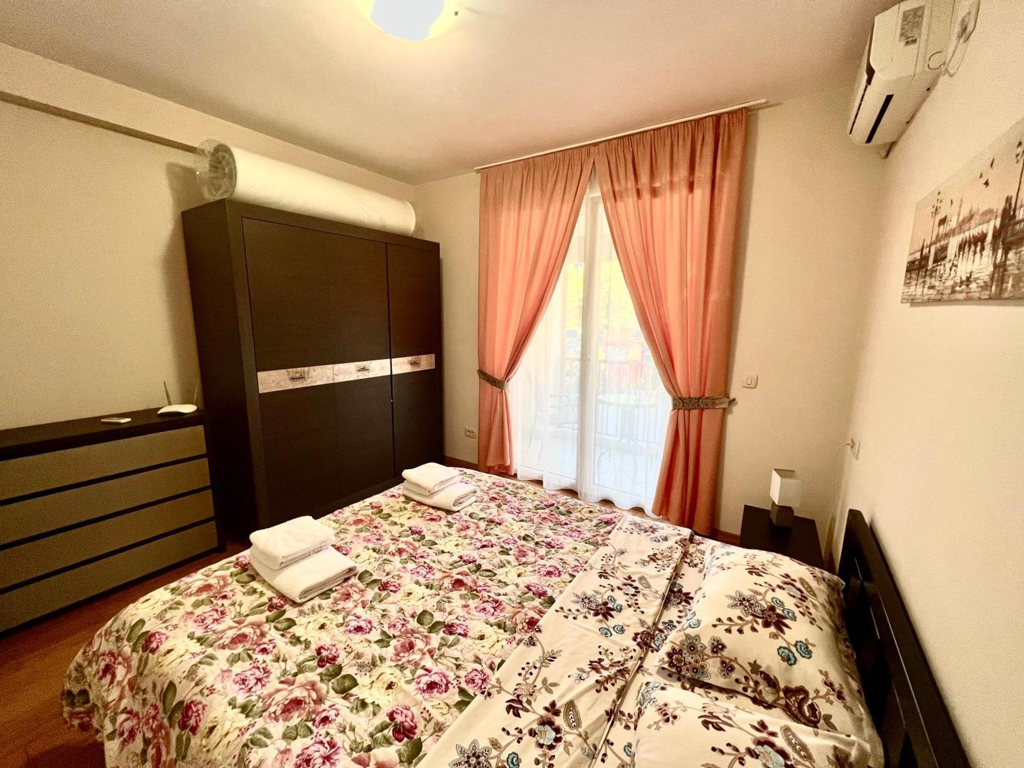 Apartments Nirgilija Tivat Bagian luar foto